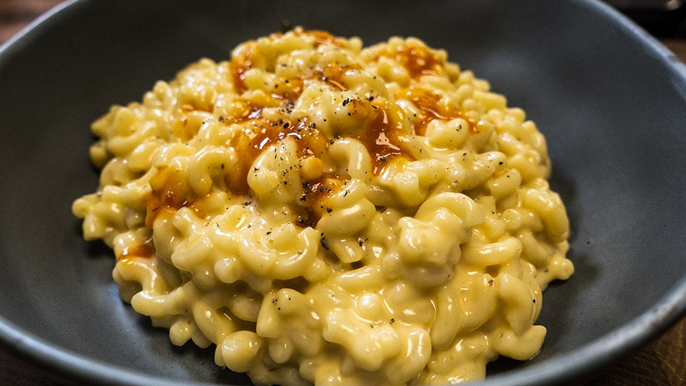 foto van een mac & cheese gerecht